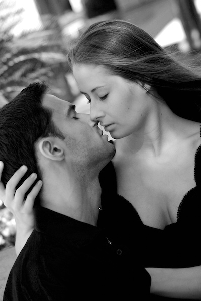 An engagement photo